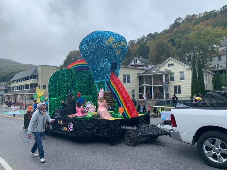 1Berkshire Announces Fall Foliage Parade Float and Band Winners